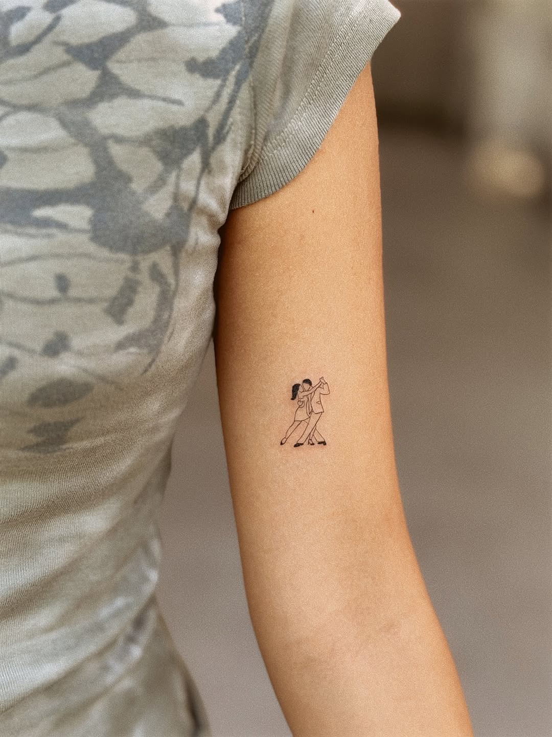 Tattoo by @yuli_tattoos β fine_line, minimalist