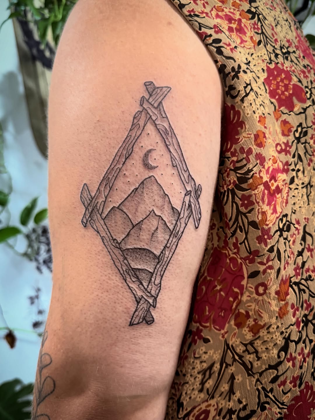 Tattoo by @darkartist82 โ dotwork, fine_line