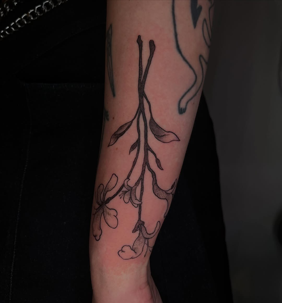 Tattoo by @pitypostcard โ fine_line, dotwork