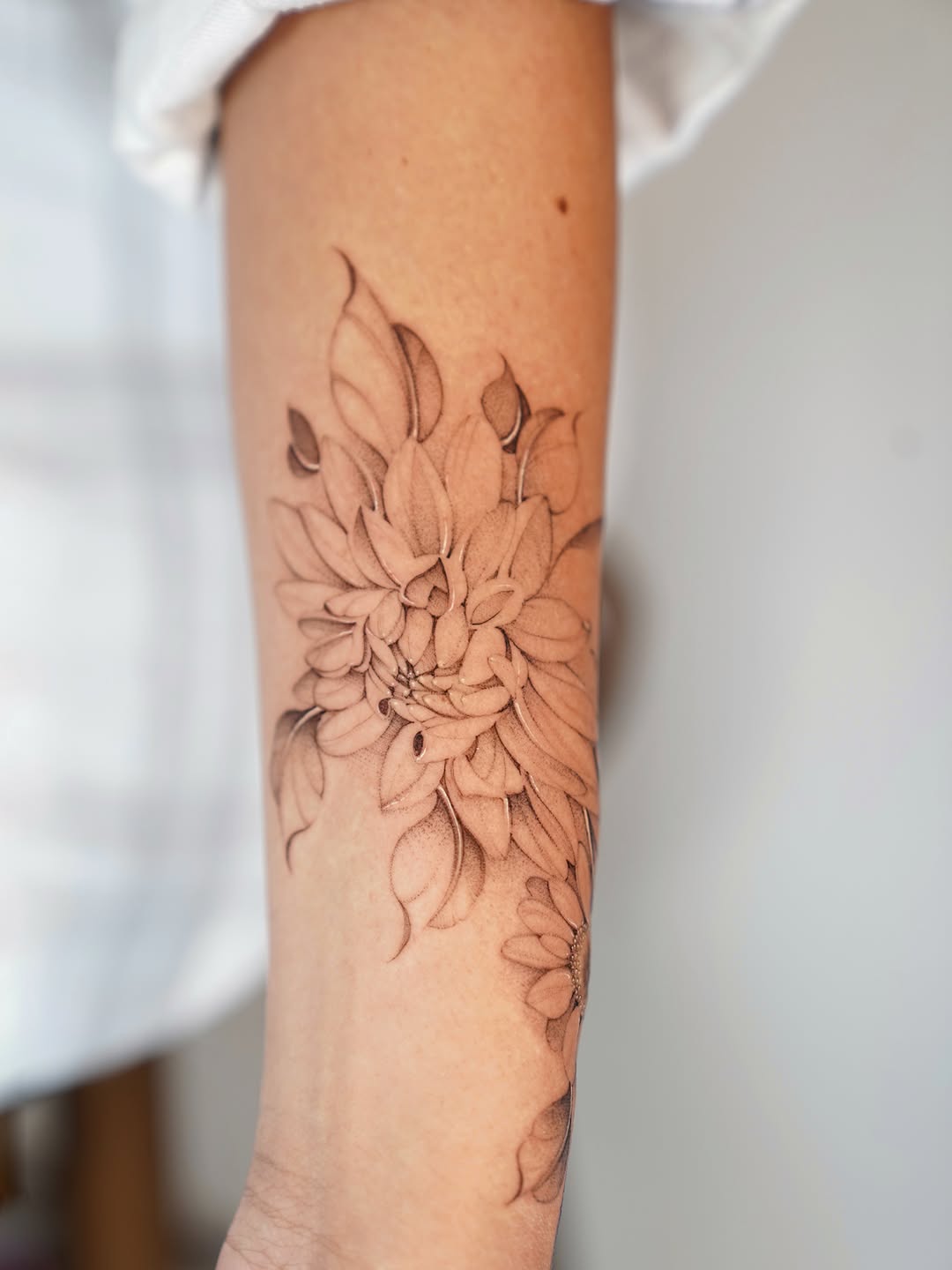 Tattoo by @belfernandezink โ fine_line, dotwork