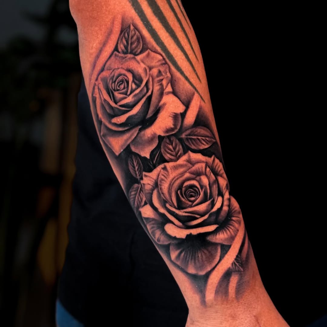 Tattoo by @chelaarte — black_and_grey, realism