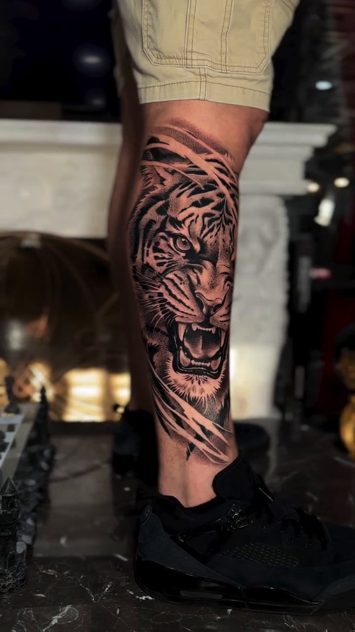 Tattoo by @tattooinsecta — realism, black_and_grey