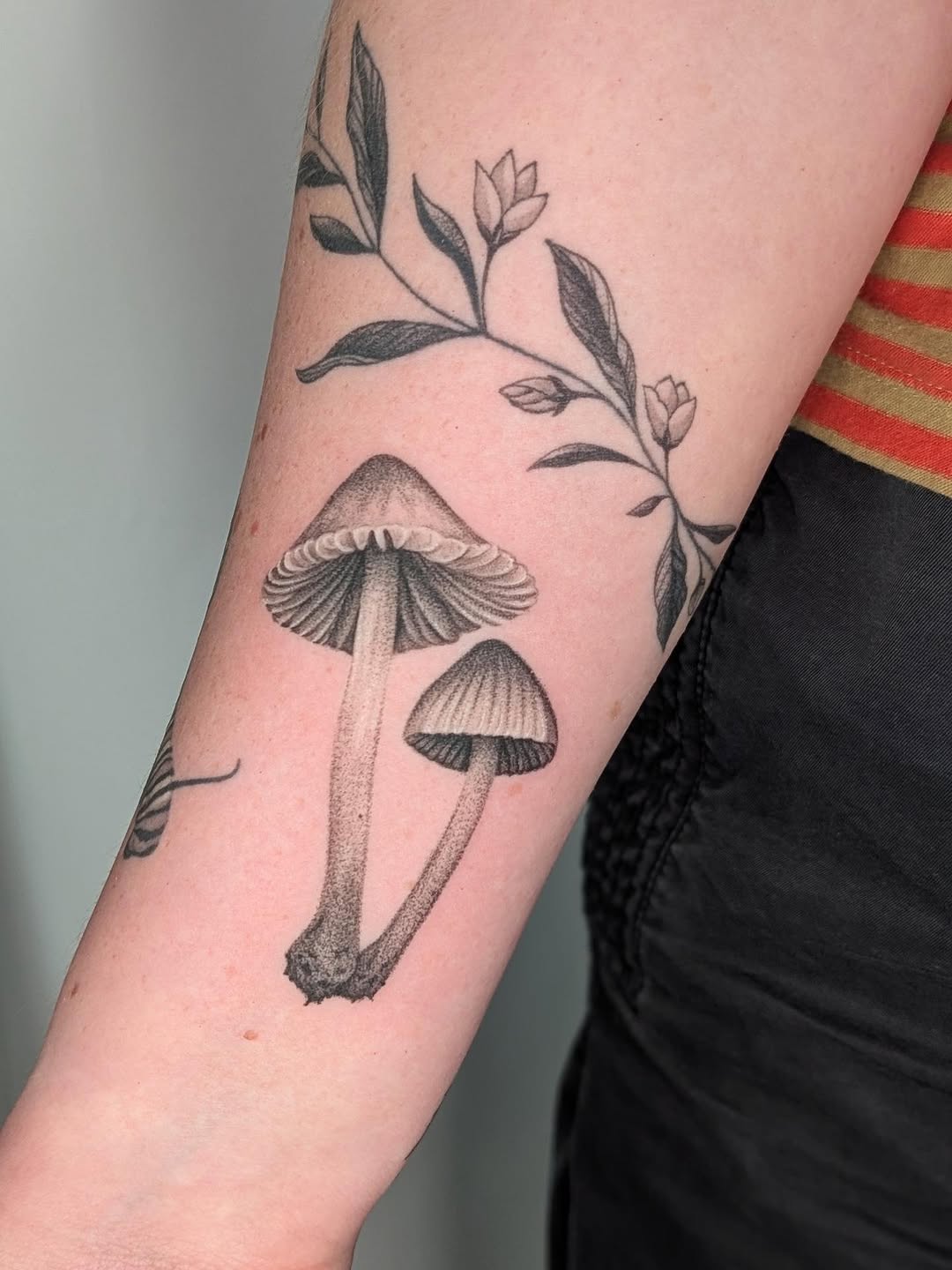Tattoo by @arave.art โ illustrative, black_and_grey