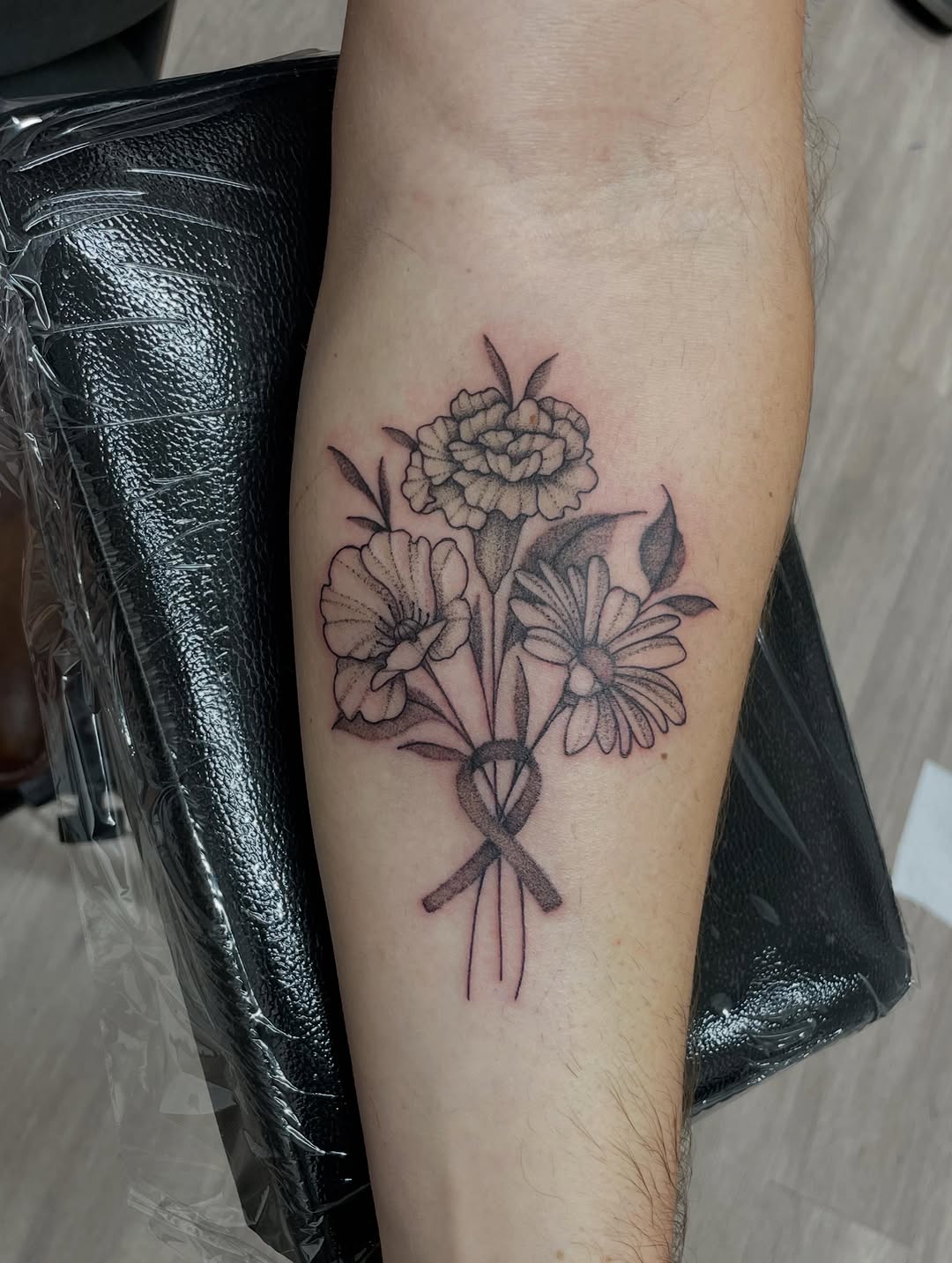 Tattoo by @dom.tattoos โ black_and_grey, dotwork