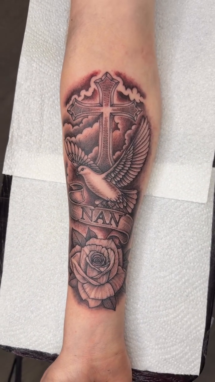 Tattoo by @egorgoltva — black_and_grey, realism