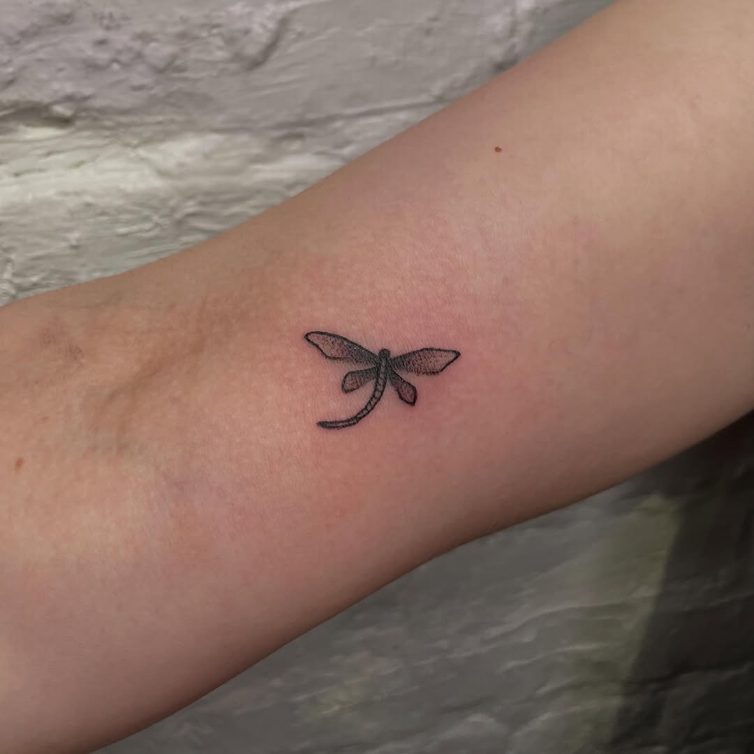 Tattoo by @artby_avarose — fine_line, minimalist
