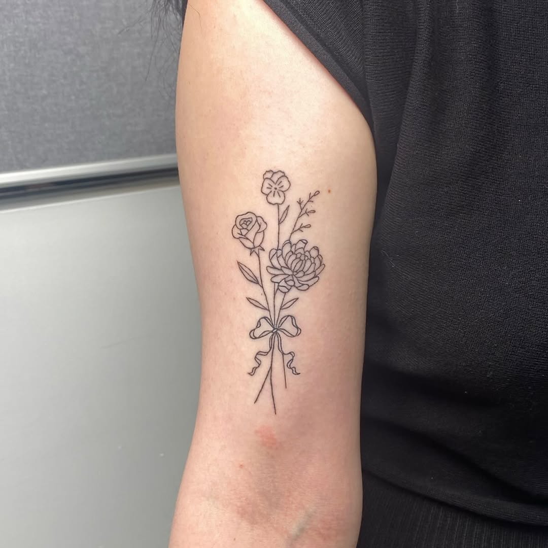 Tattoo by @inked.bygrace โ fine_line