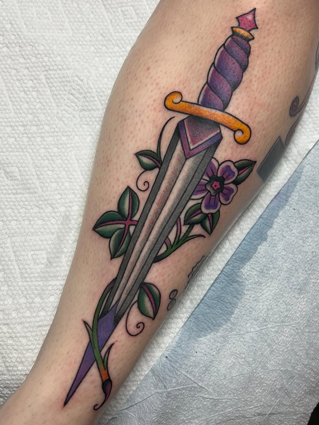 Tattoo by @missfinetattoo — american_traditional