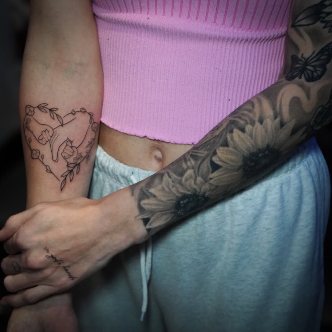 Tattoo by @poncetattooap — fine_line, black_and_grey