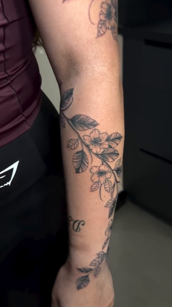Tattoo by @_vegatattoo — fine_line