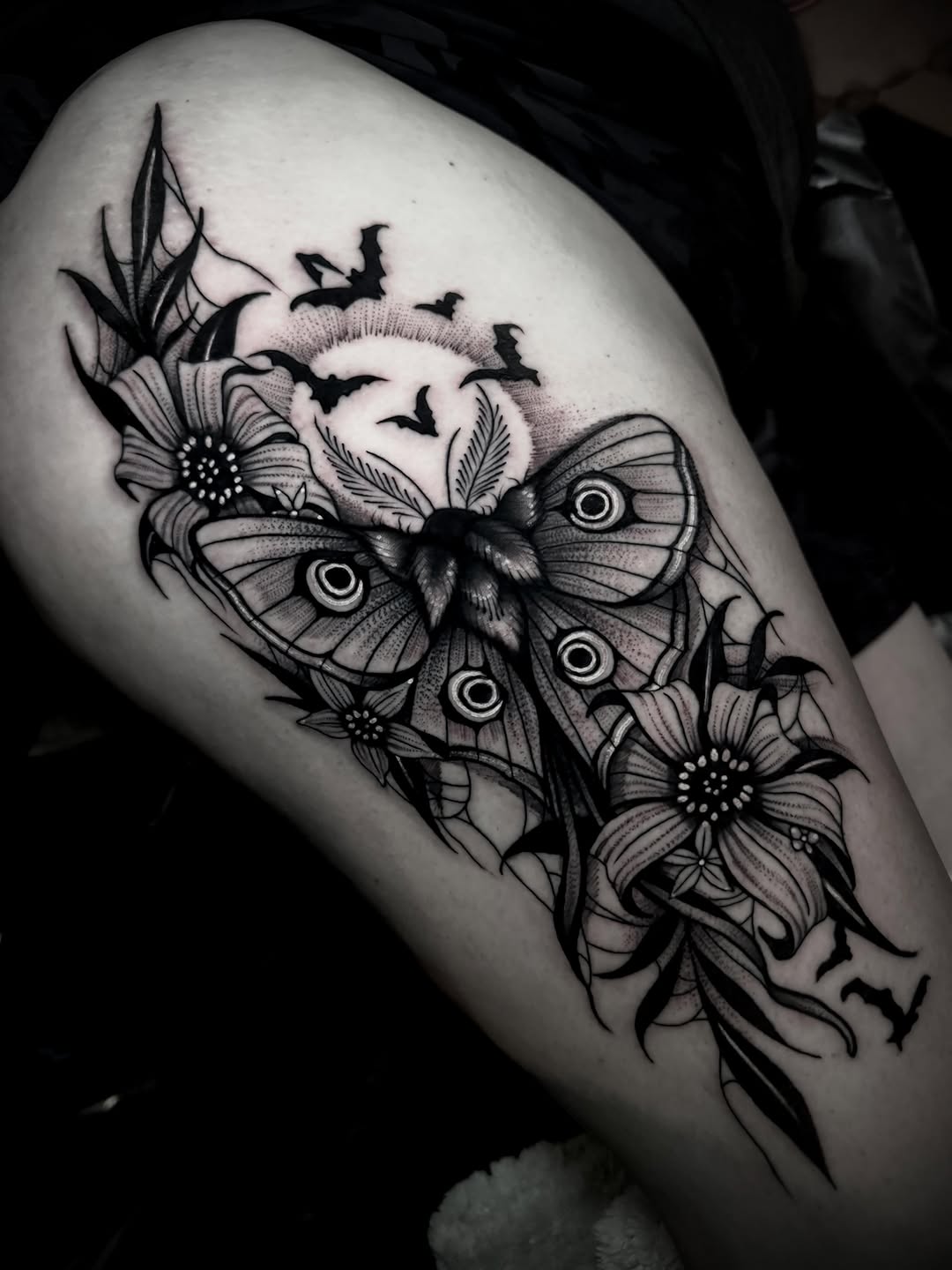 Tattoo by @kat_tattooer โ black_and_grey, dotwork