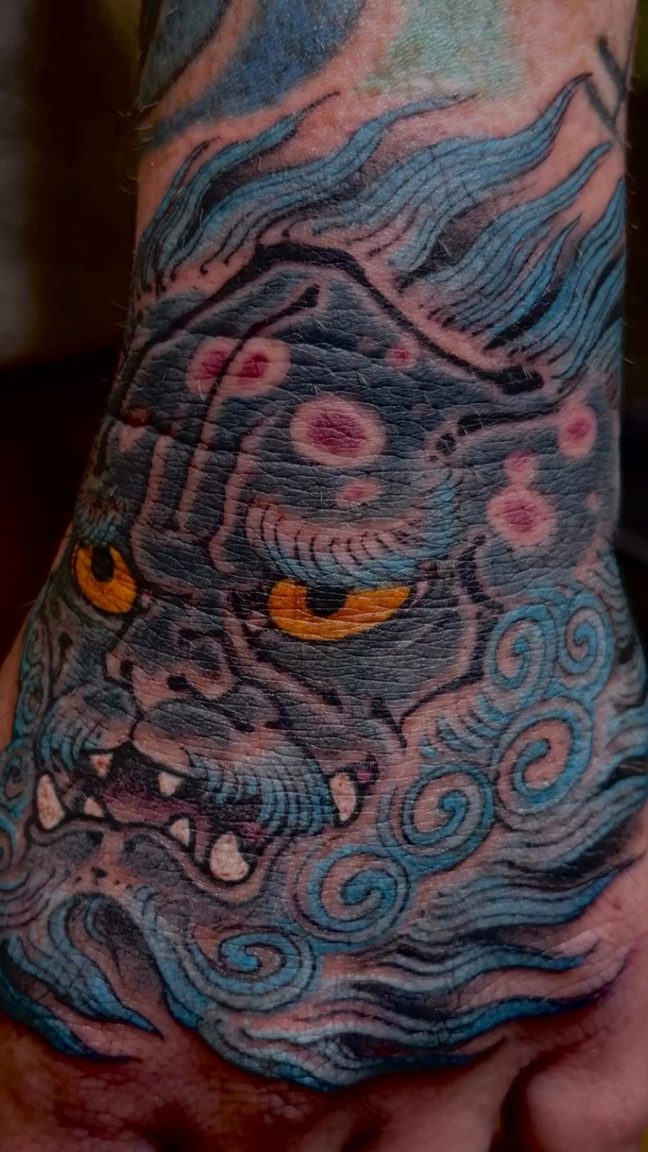 Tattoo by @jesse_c_roberts — japanese_irezumi, black_and_grey