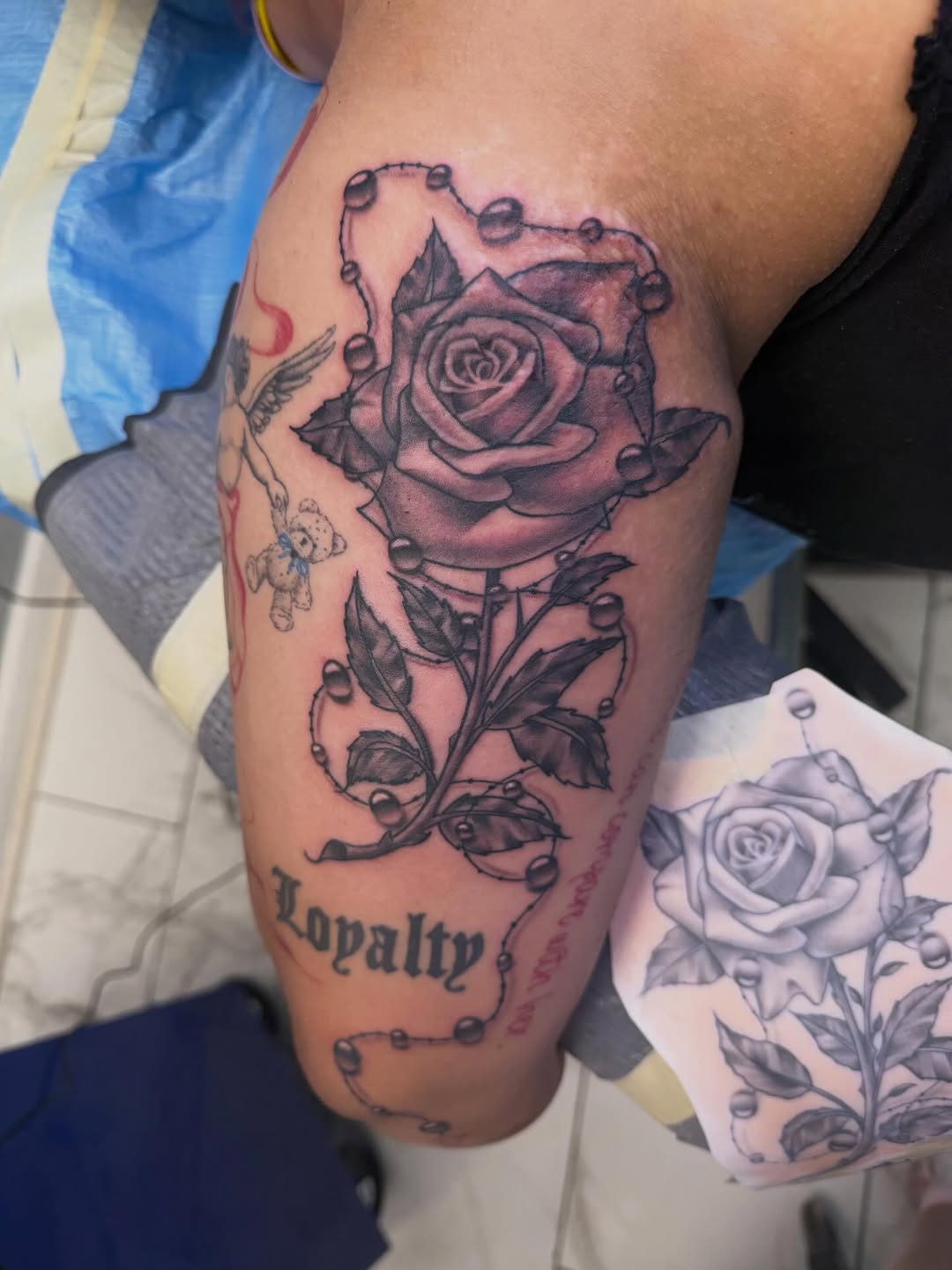 Tattoo by @lindalicioustatts — black_and_grey, realism