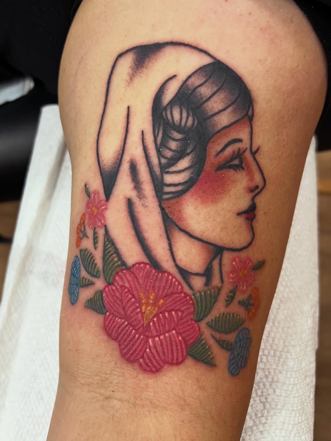 Tattoo by @tenderhearttat2 — american_traditional, illustrative