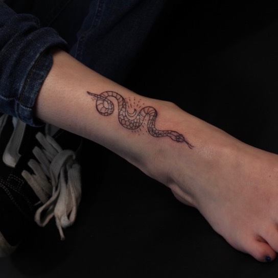 Tattoo by @mamaearthtone β fine_line, minimalist