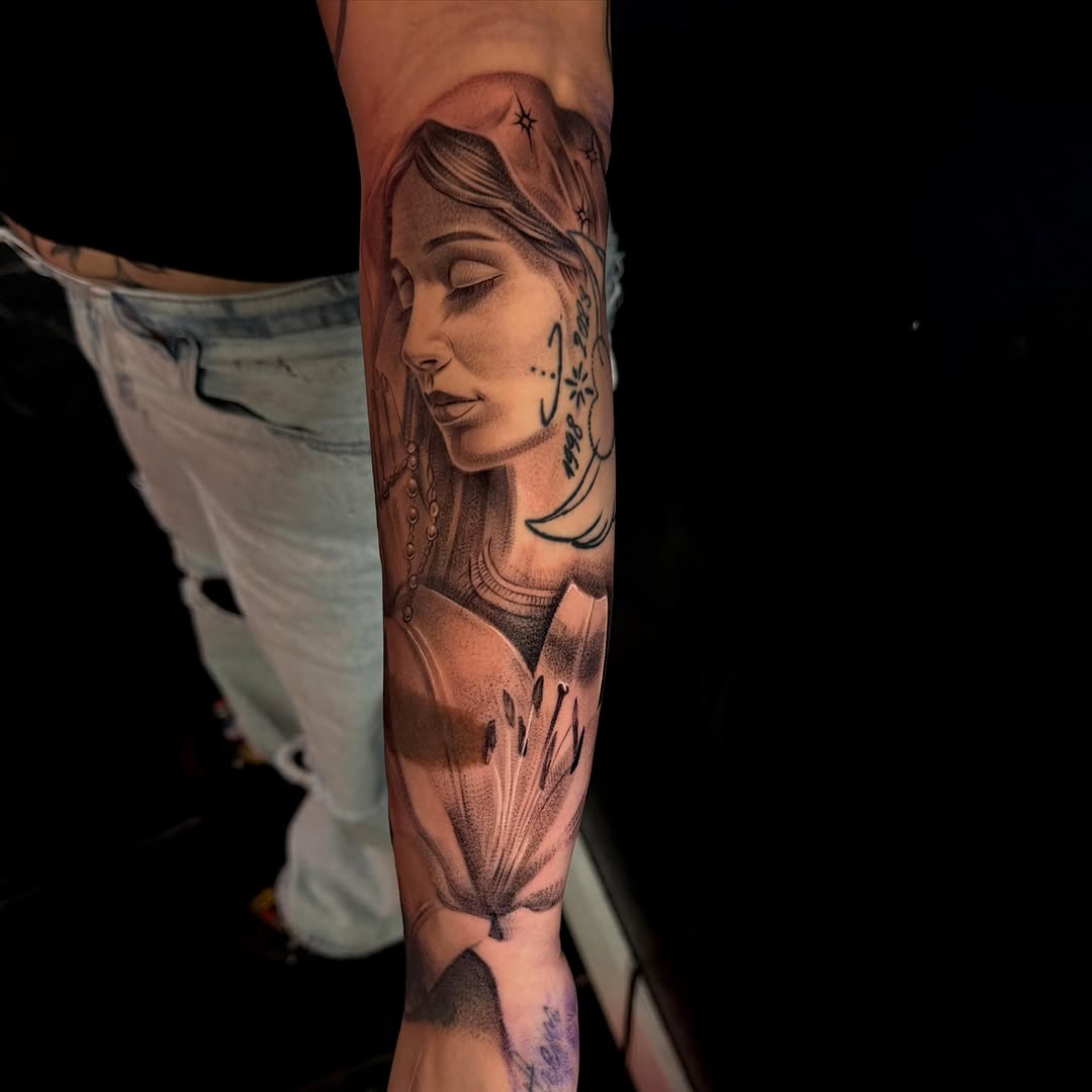 Tattoo by @fuxwithamber β black_and_grey, realism