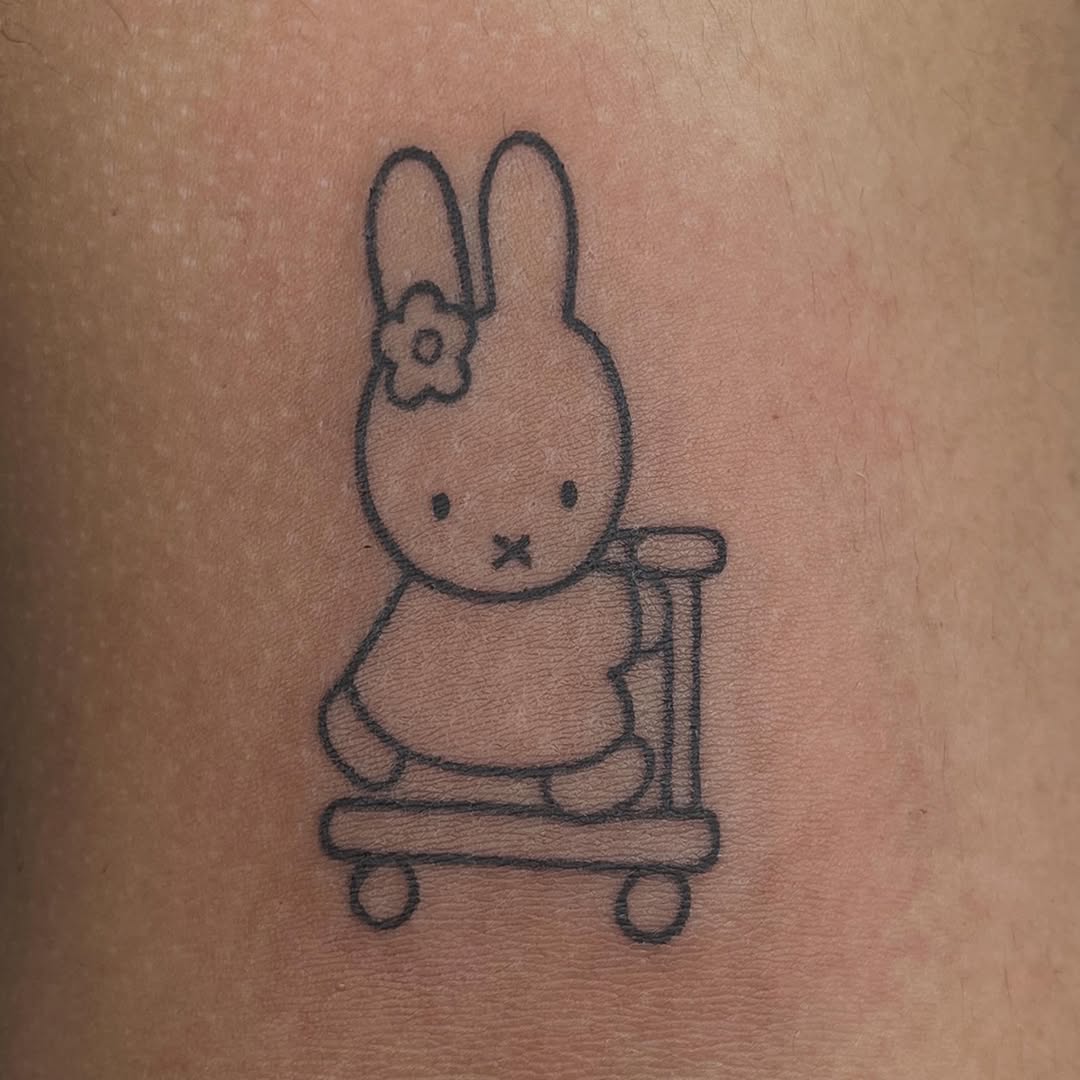 Tattoo by @batc0ffin — minimalist