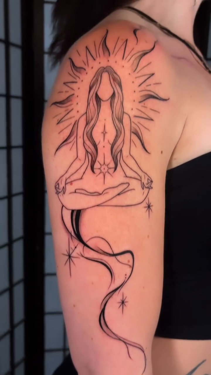 Tattoo by @samilouisetattoos โ fine_line, minimalist