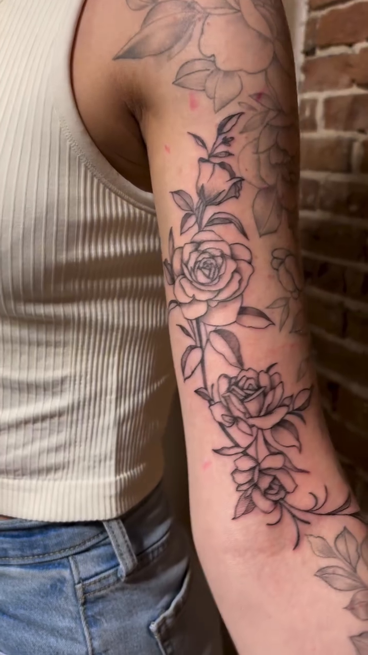 Tattoo by @lili_mistica — fine_line