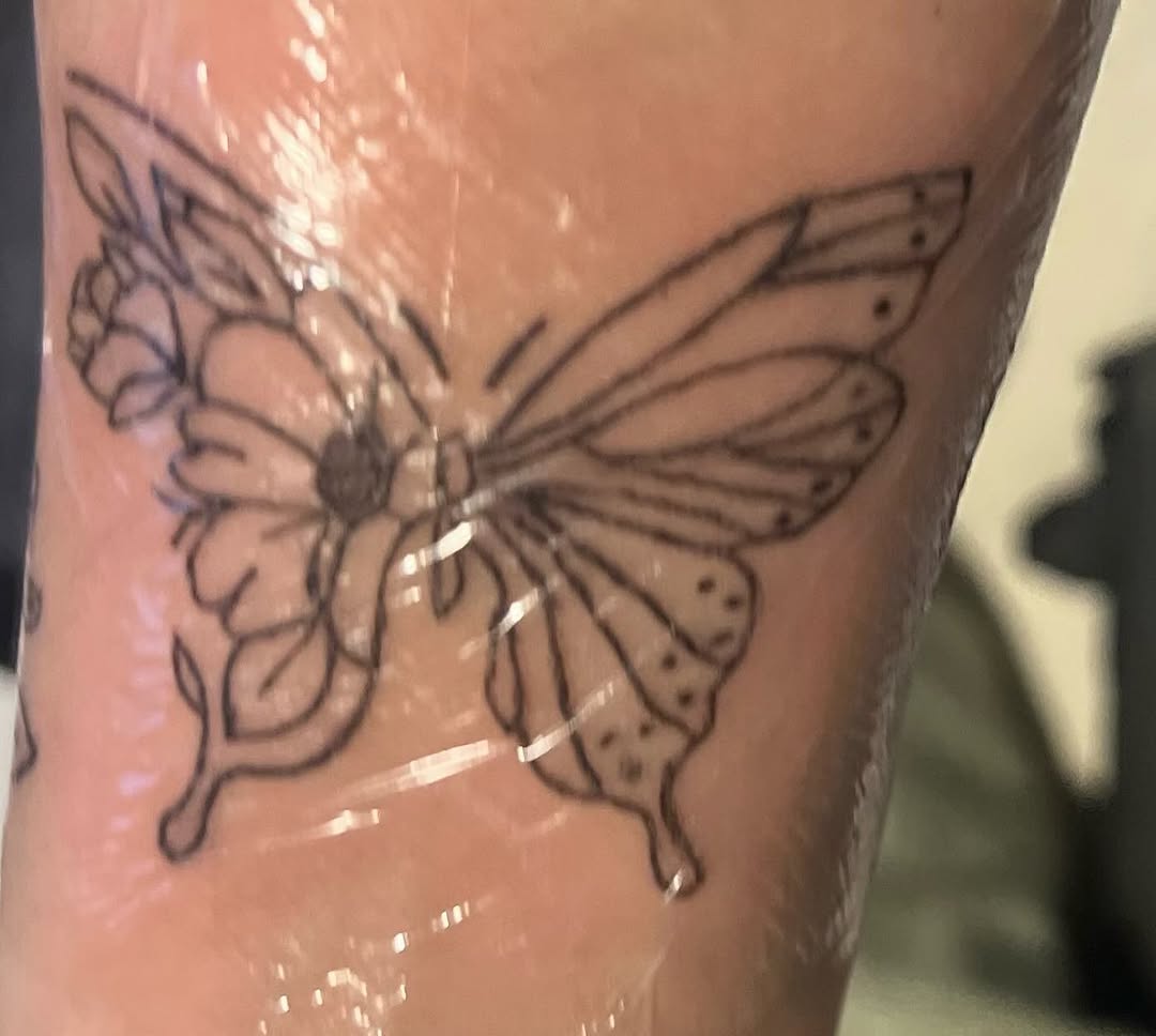 Tattoo by @thefeminine_ink — fine_line