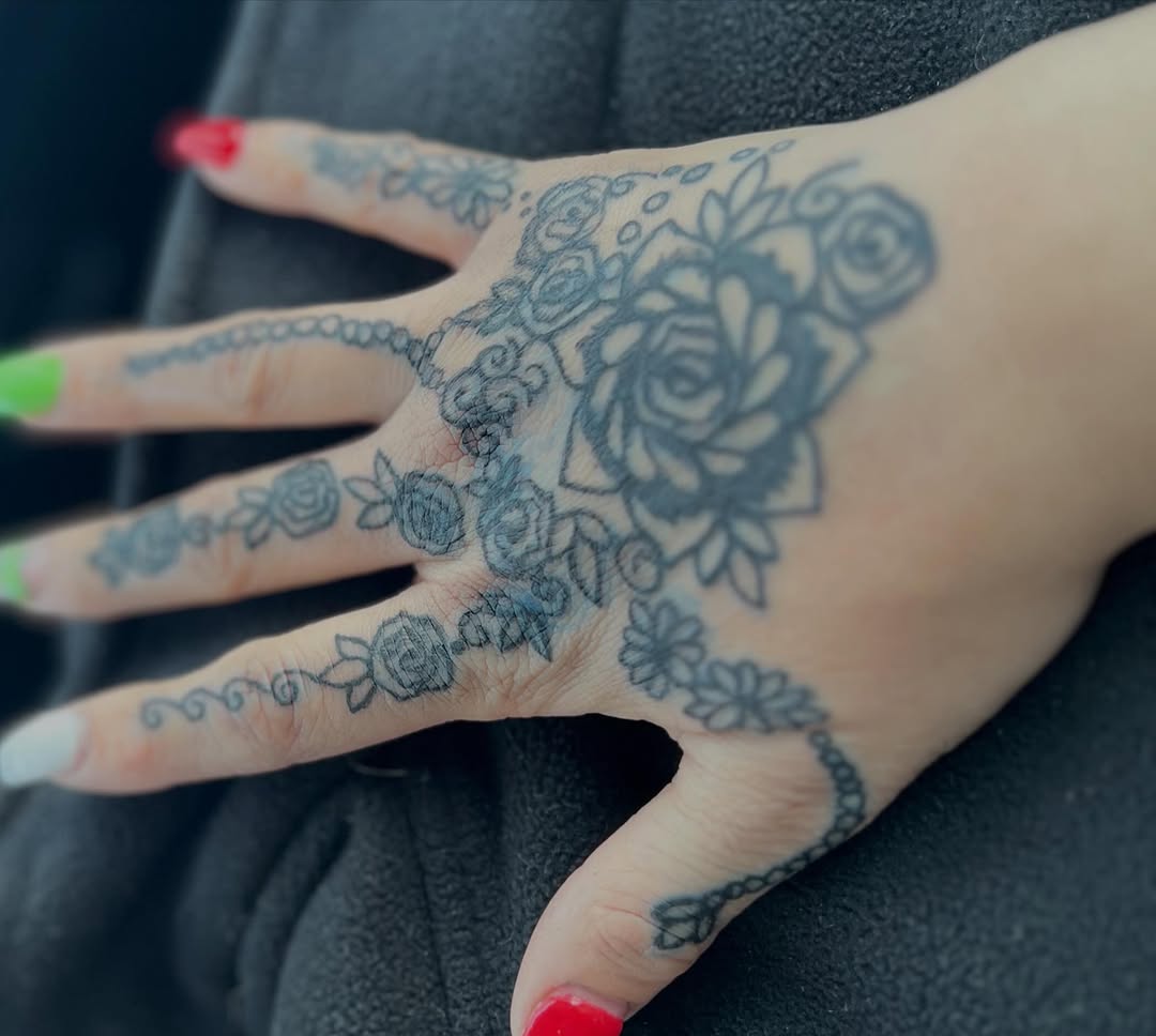 Tattoo by @thefeminine_ink — fine_line