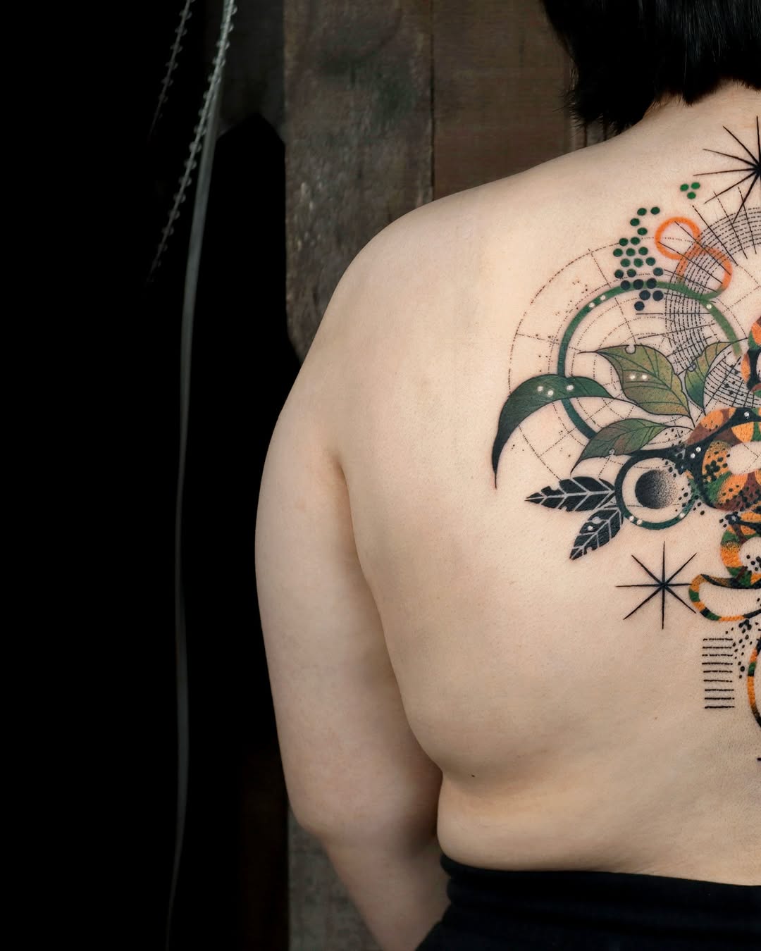 Tattoo by @hen_tattooer — geometric, dotwork