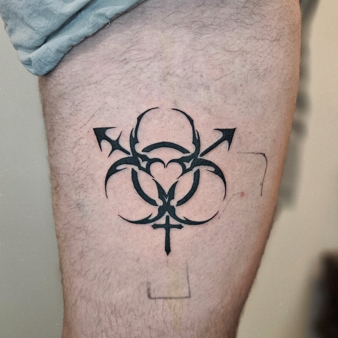 Tattoo by @emmi.alicee — blackwork, geometric