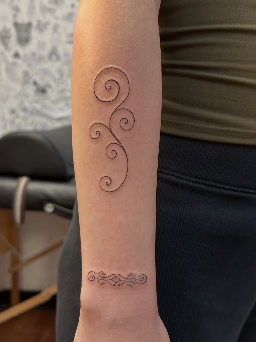 Tattoo by @piccolino_tattoo — fine_line, ornamental