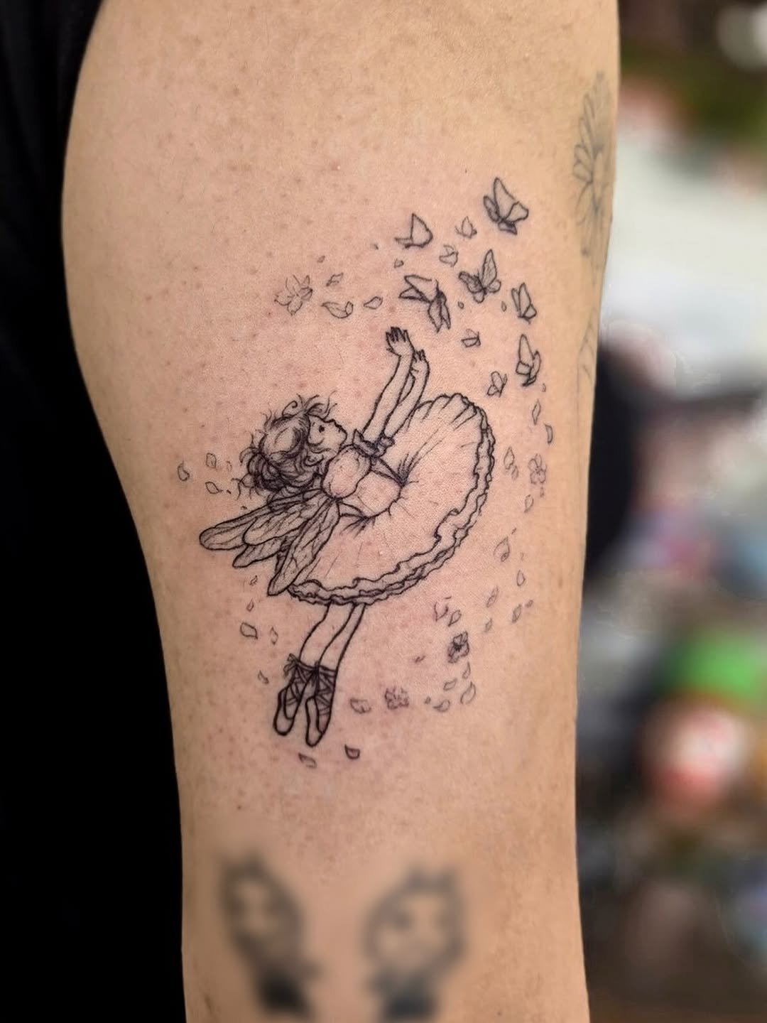 Tattoo by @tattooo_moisu — fine_line