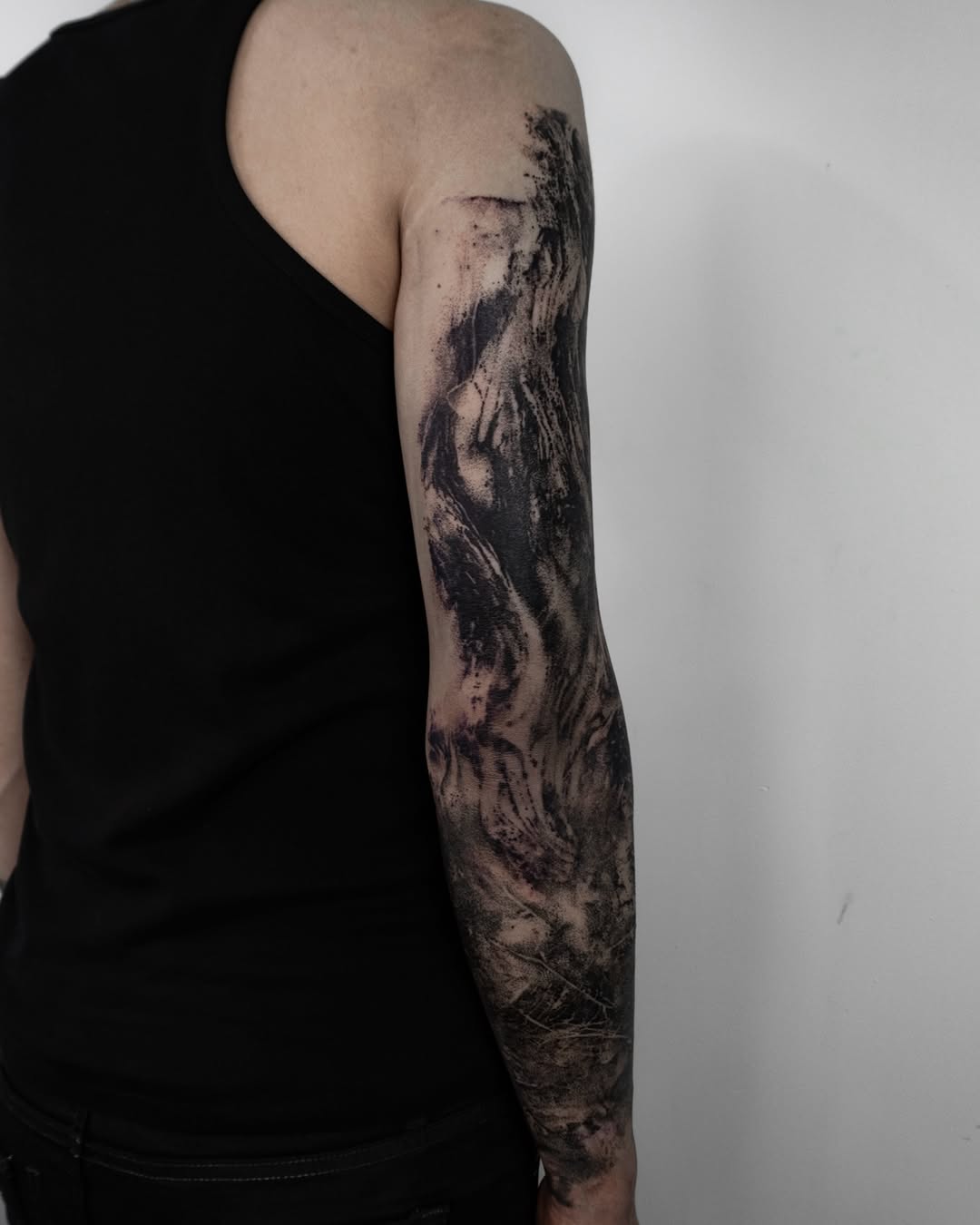 Tattoo by @9ti_________ — blackwork, trash_polka