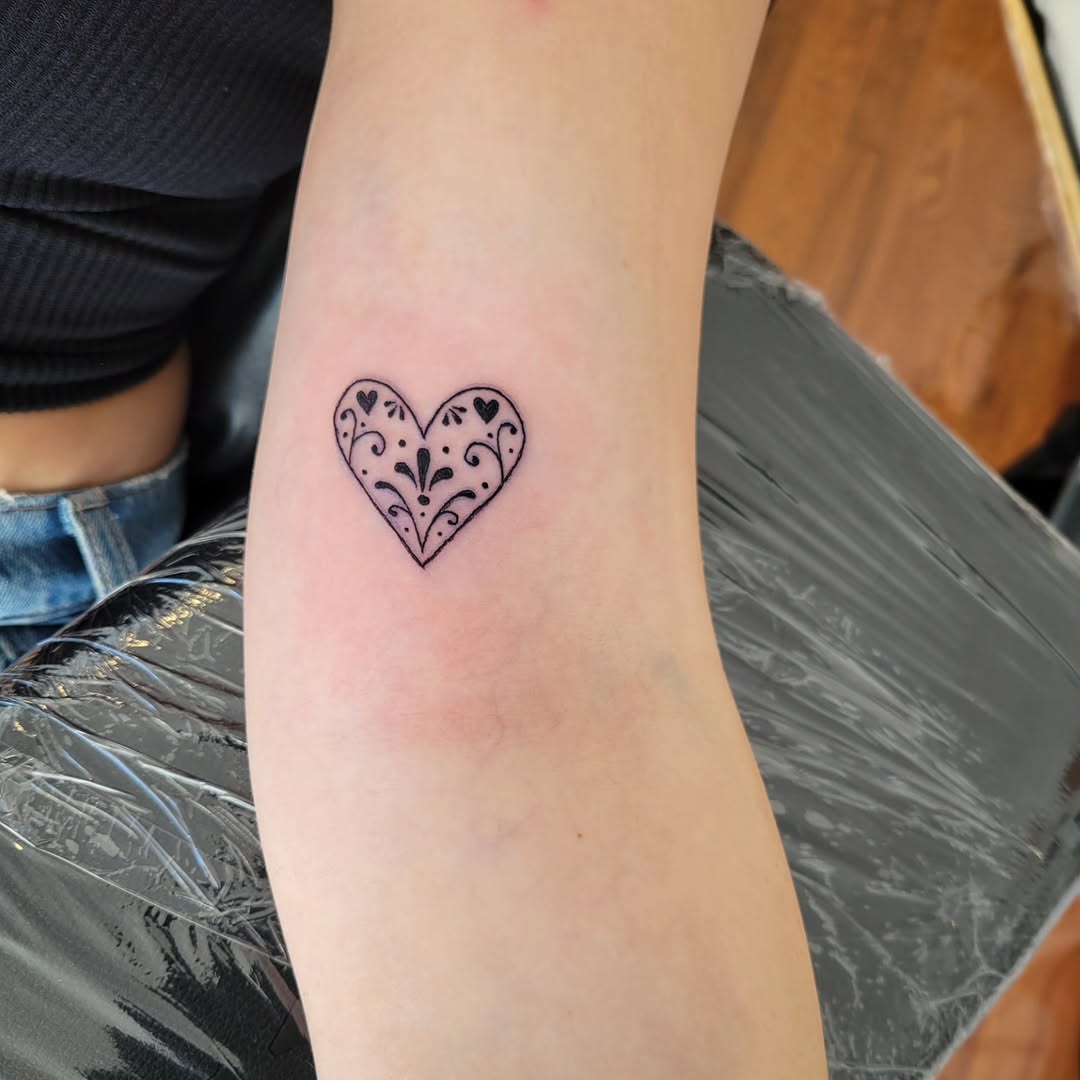 Tattoo by @solsticetattoonc β fine_line