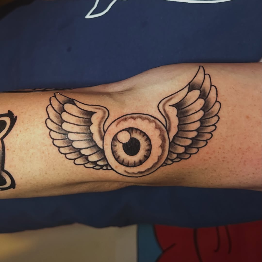 Tattoo by @drewthetattooguy β american_traditional