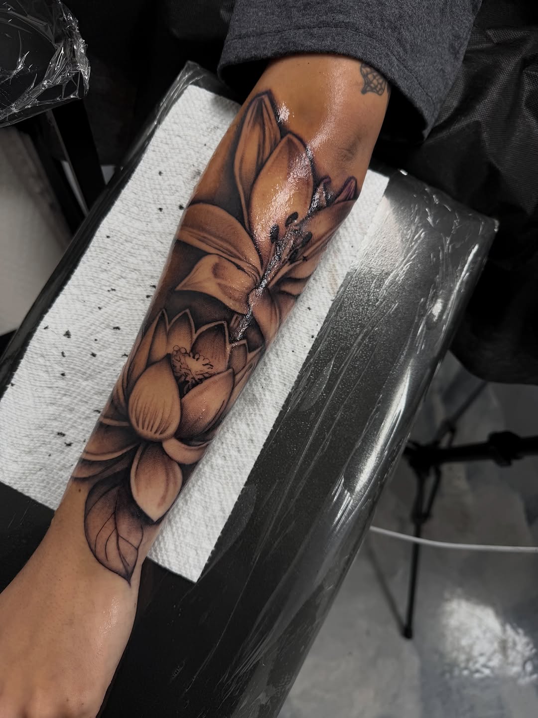 Tattoo by @moni.ca_tattoos โ realism, black_and_grey