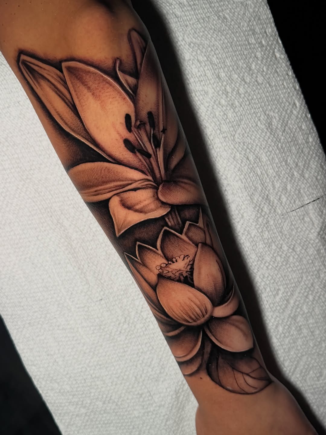 Tattoo by @moni.ca_tattoos โ realism, black_and_grey