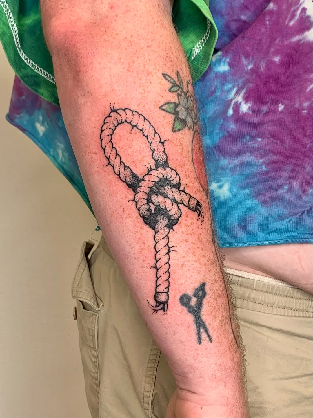 Tattoo by @softlyitkillstattoos — blackwork