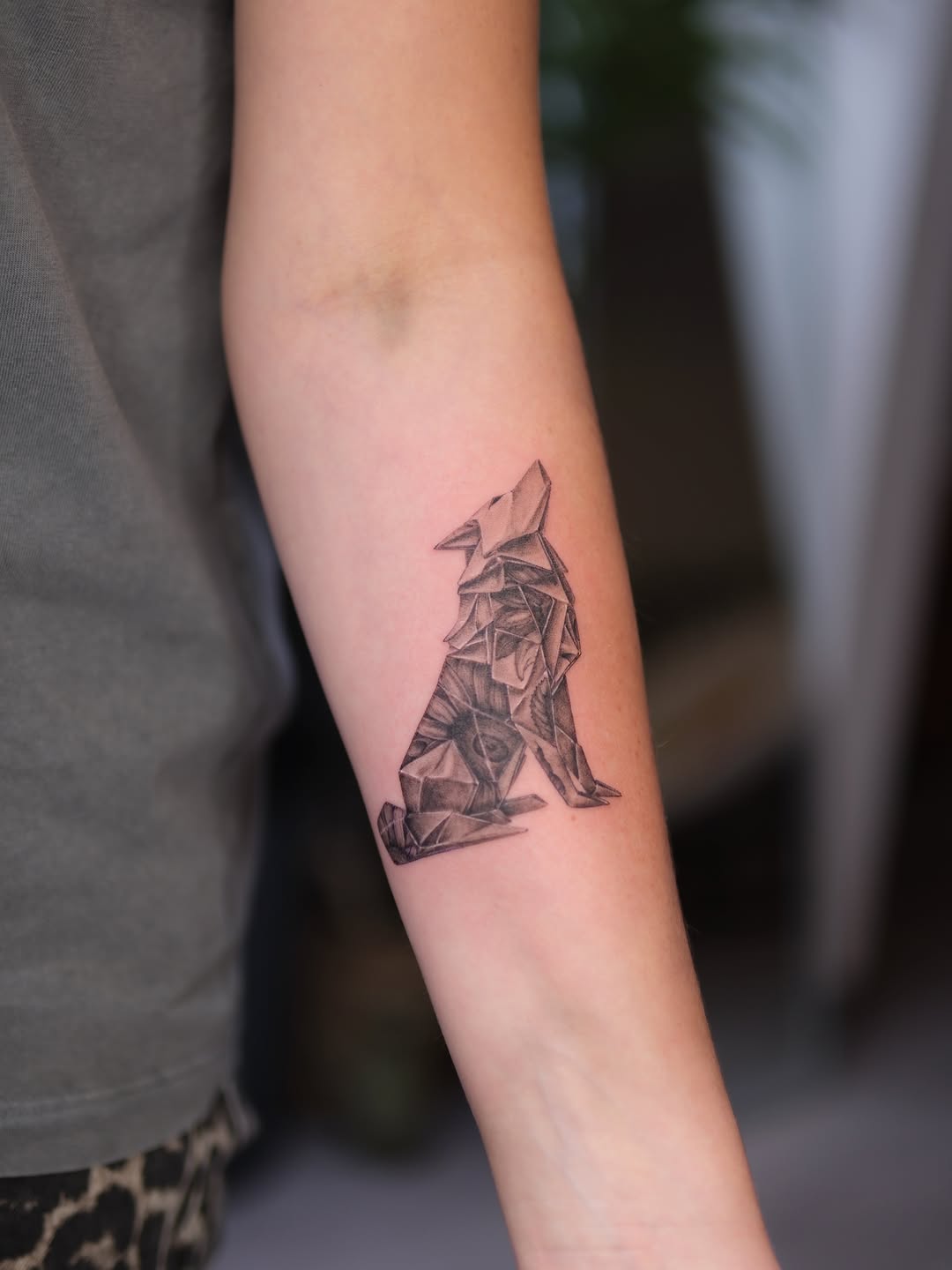 Tattoo by @alinasovina.tattooing โ geometric, black_and_grey