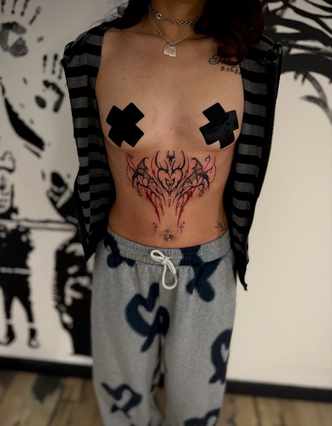 Tattoo by @konorvalentine — blackwork