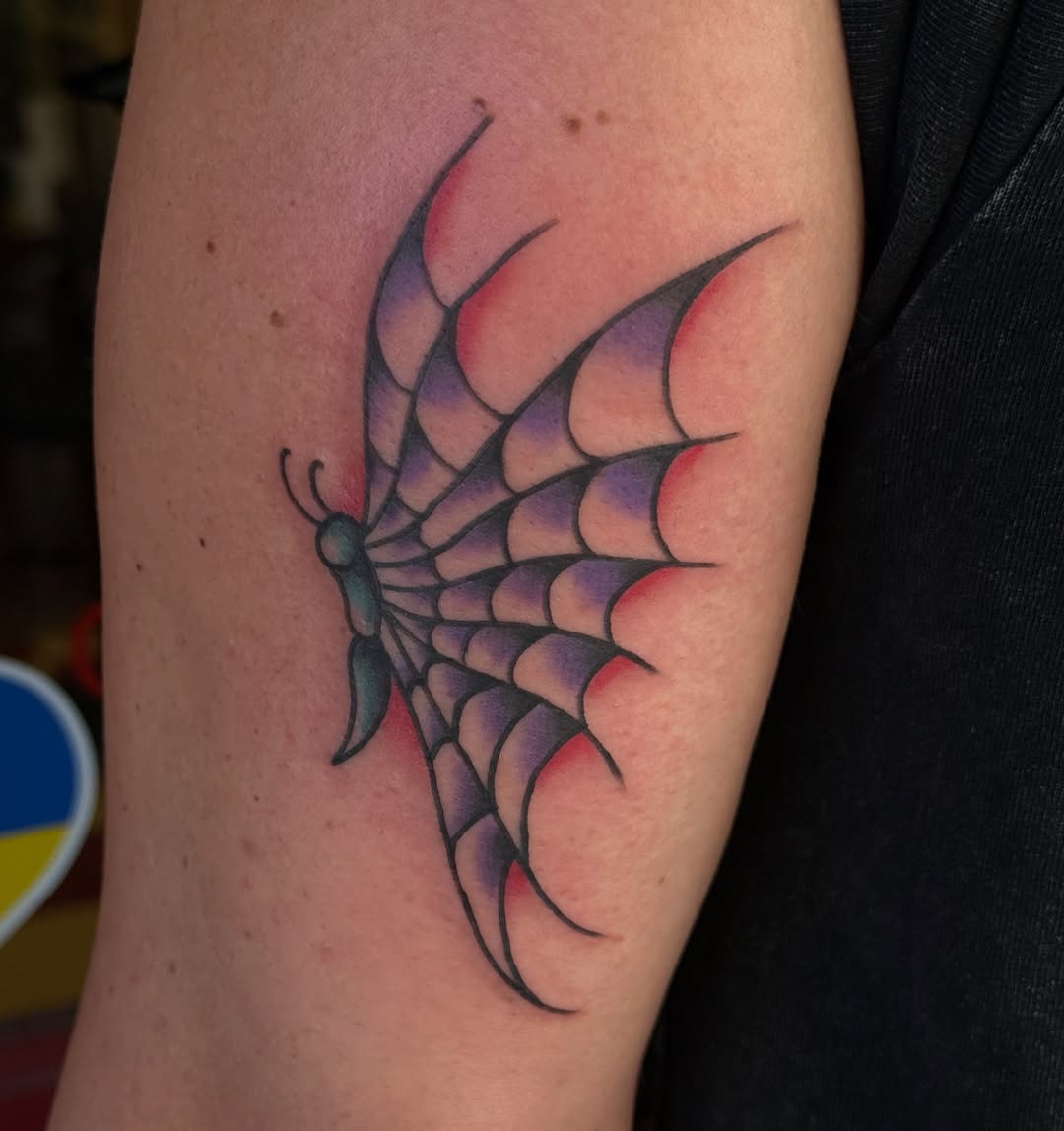 Tattoo by @kayzzentat2 — american_traditional, illustrative