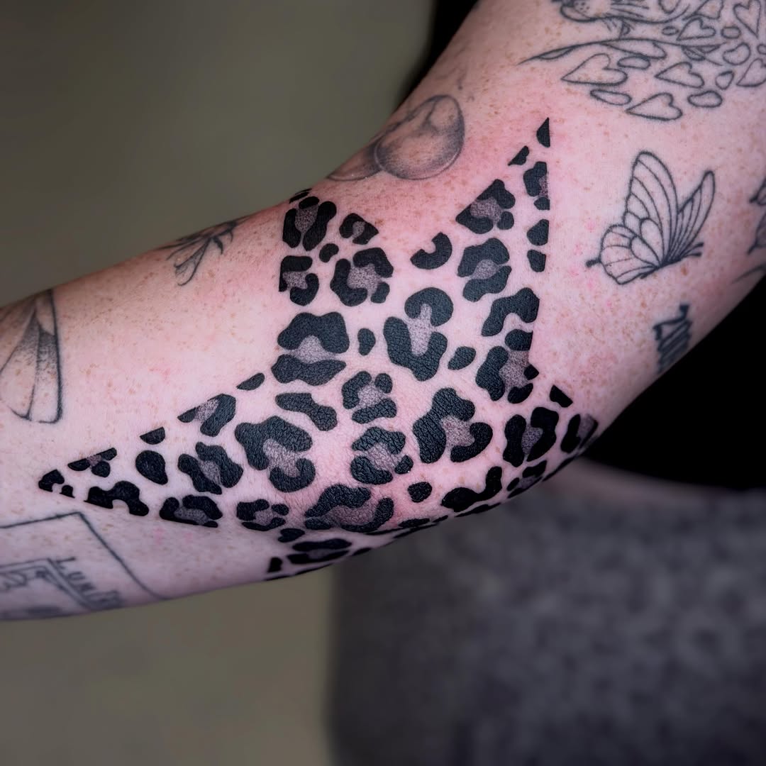 Tattoo by @gimilt.tattoos โ blackwork, black_and_grey