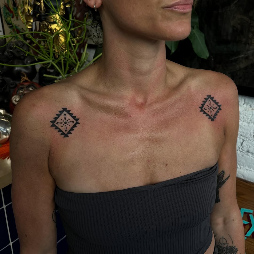 Tattoo by @erae.tattoo โ geometric, illustrative