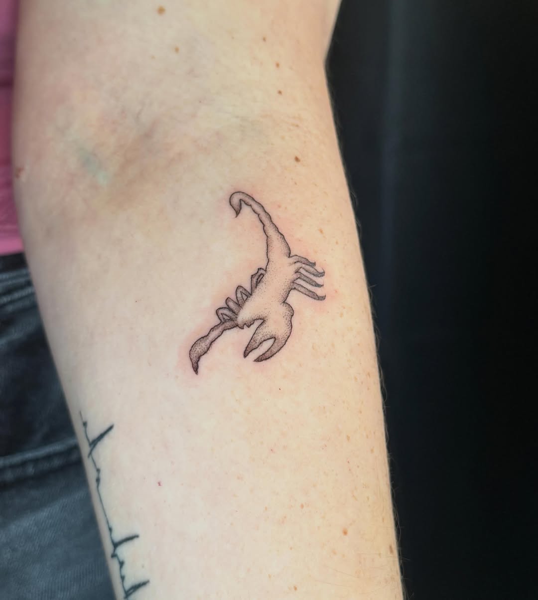 Tattoo by @tattoosbyoliviarenae โ fine_line
