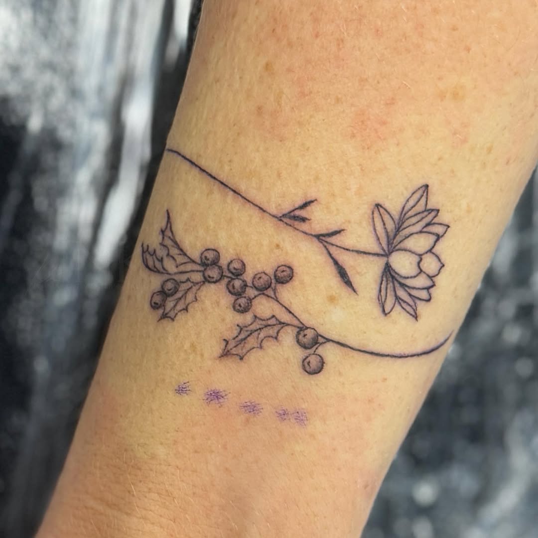 Tattoo by @pxinkpmutattoos โ fine_line
