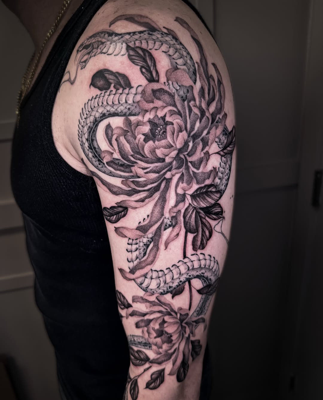 Tattoo by @naviiart — japanese_irezumi, dotwork
