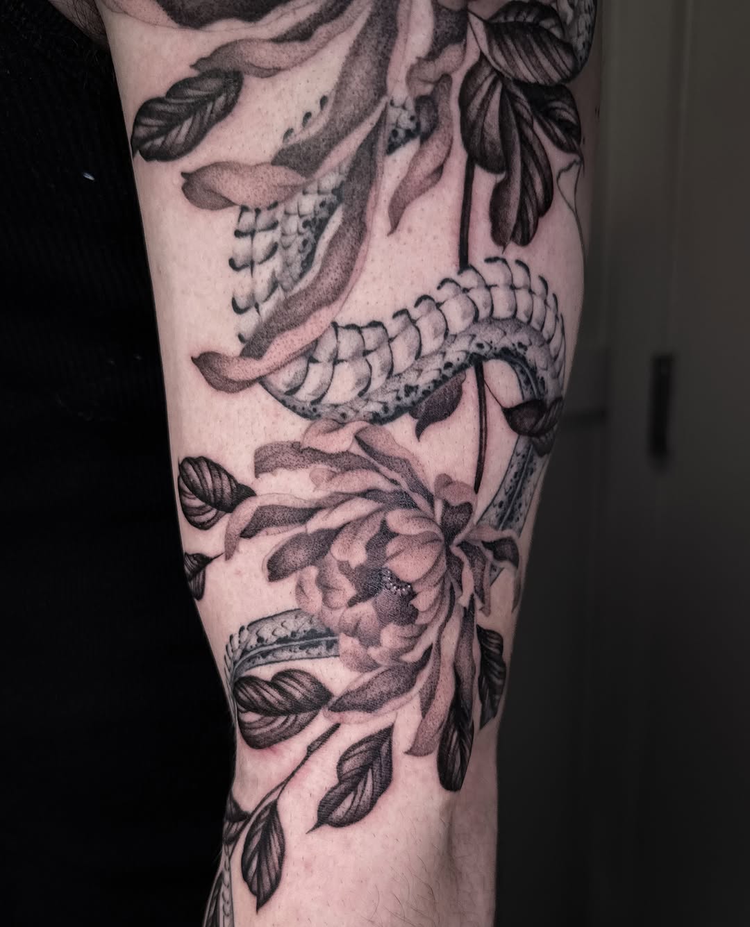 Tattoo by @naviiart — black_and_grey, realism