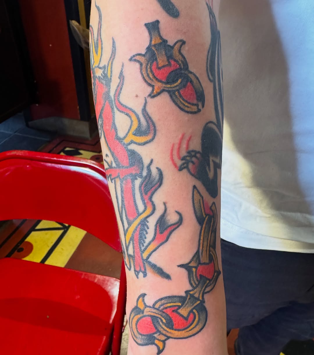 Tattoo by @cesar863 โ american_traditional