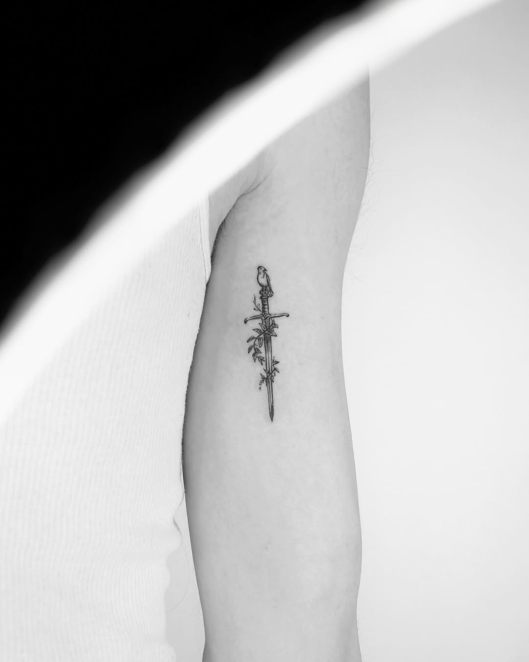 Tattoo by @tatmostat — fine_line