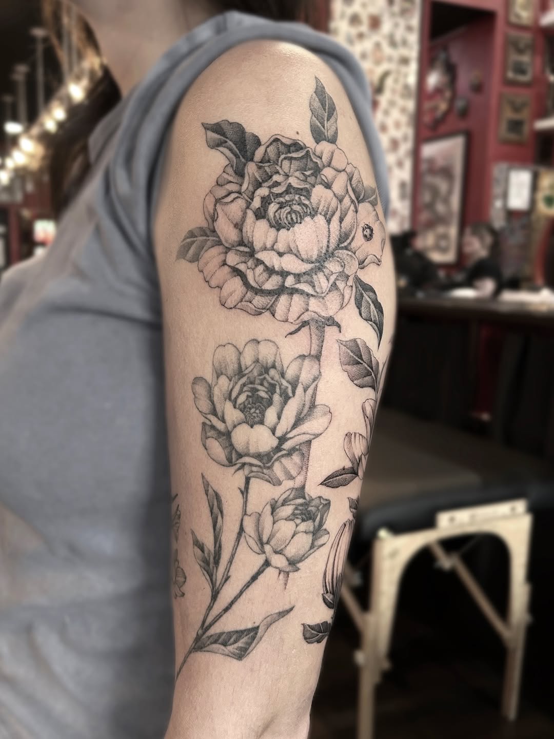 Tattoo by @takomanink — black_and_grey