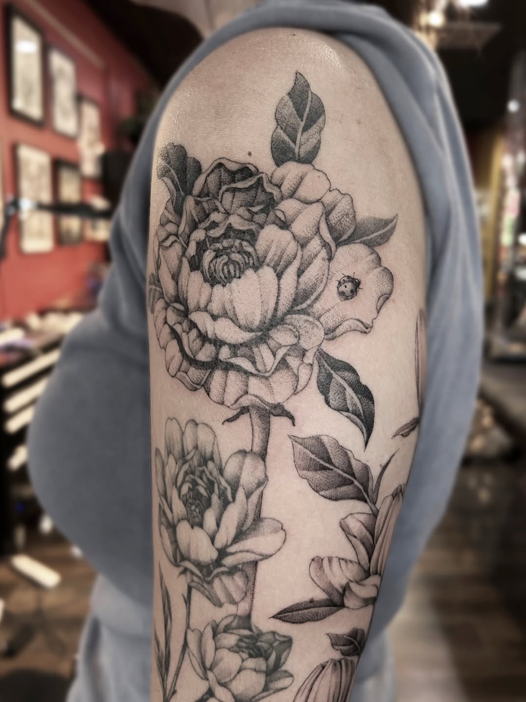 Tattoo by @takomanink — black_and_grey