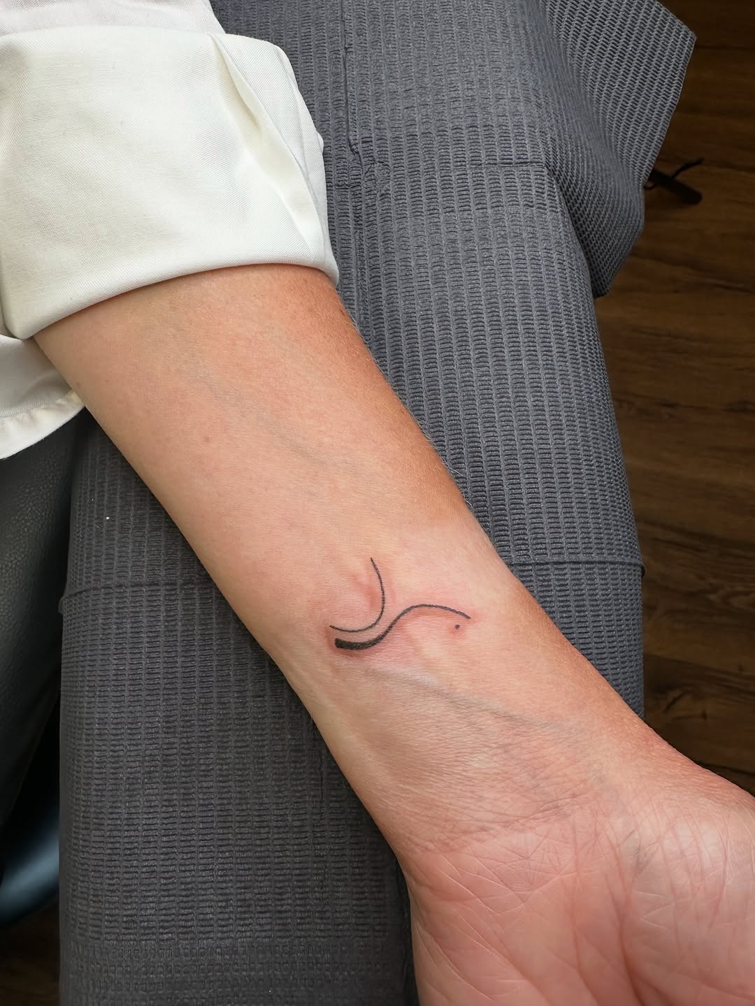 Tattoo by @novelinktattoo — fine_line, minimalist