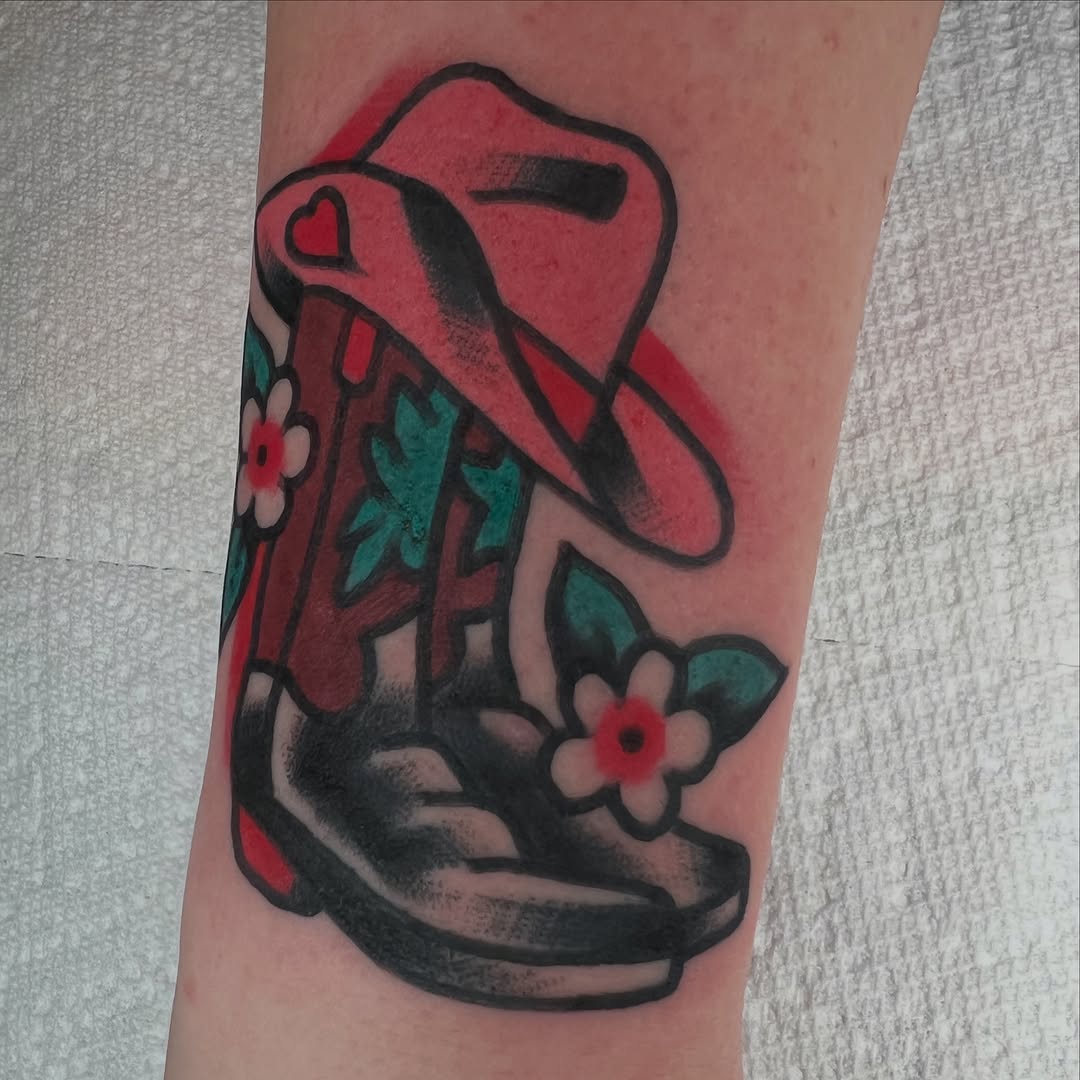 Tattoo by @joecorraltattooer โ american_traditional